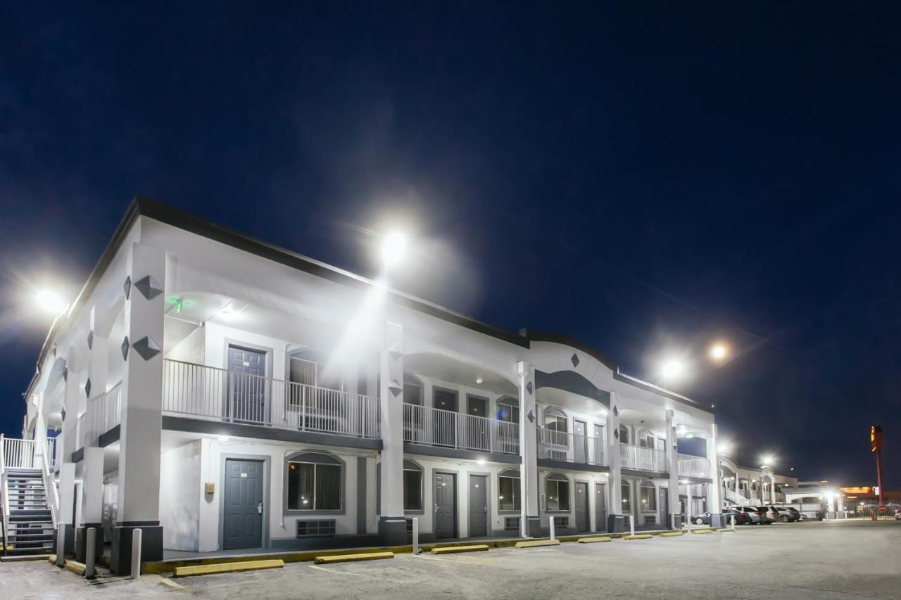 Space City Inn Хюстън Екстериор снимка